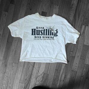 Keep Hustling Cropped Tee